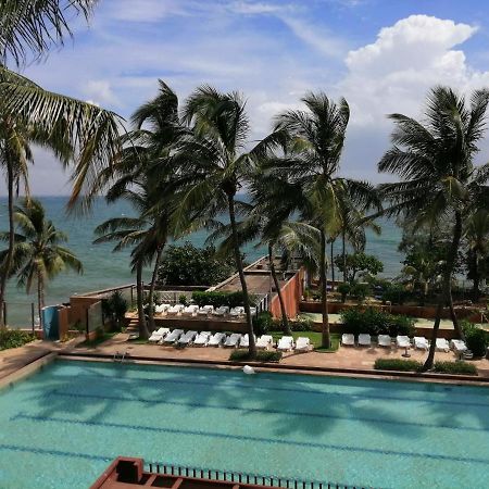 Hotel Jardin Savana Dakar Exteriör bild