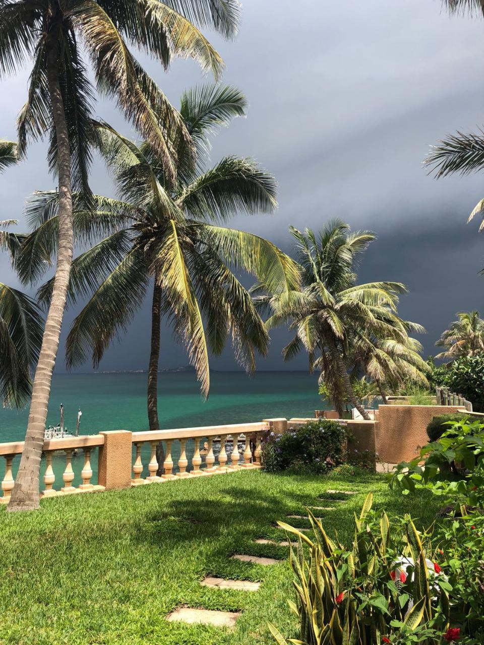 Hotel Jardin Savana Dakar Exteriör bild