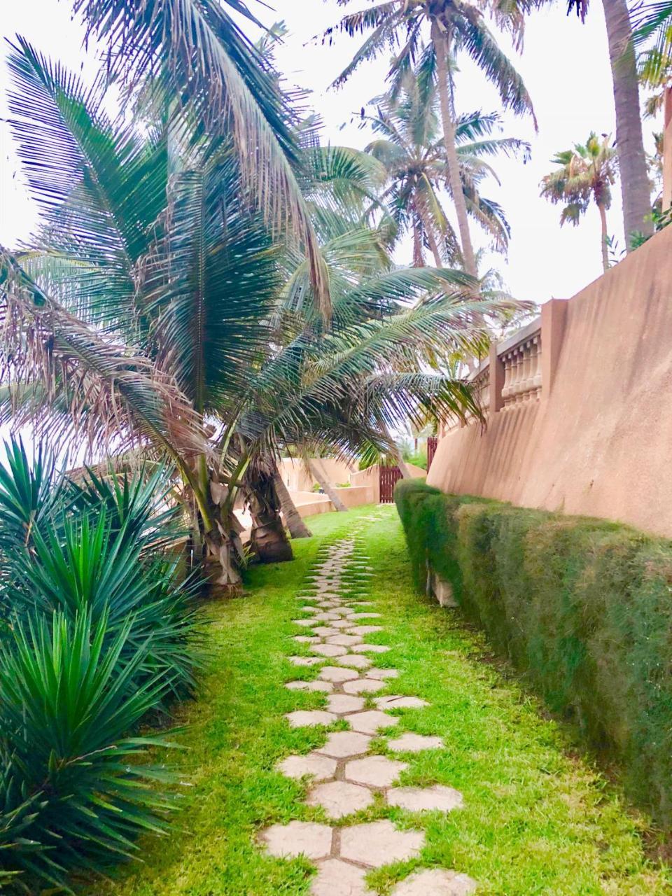 Hotel Jardin Savana Dakar Exteriör bild