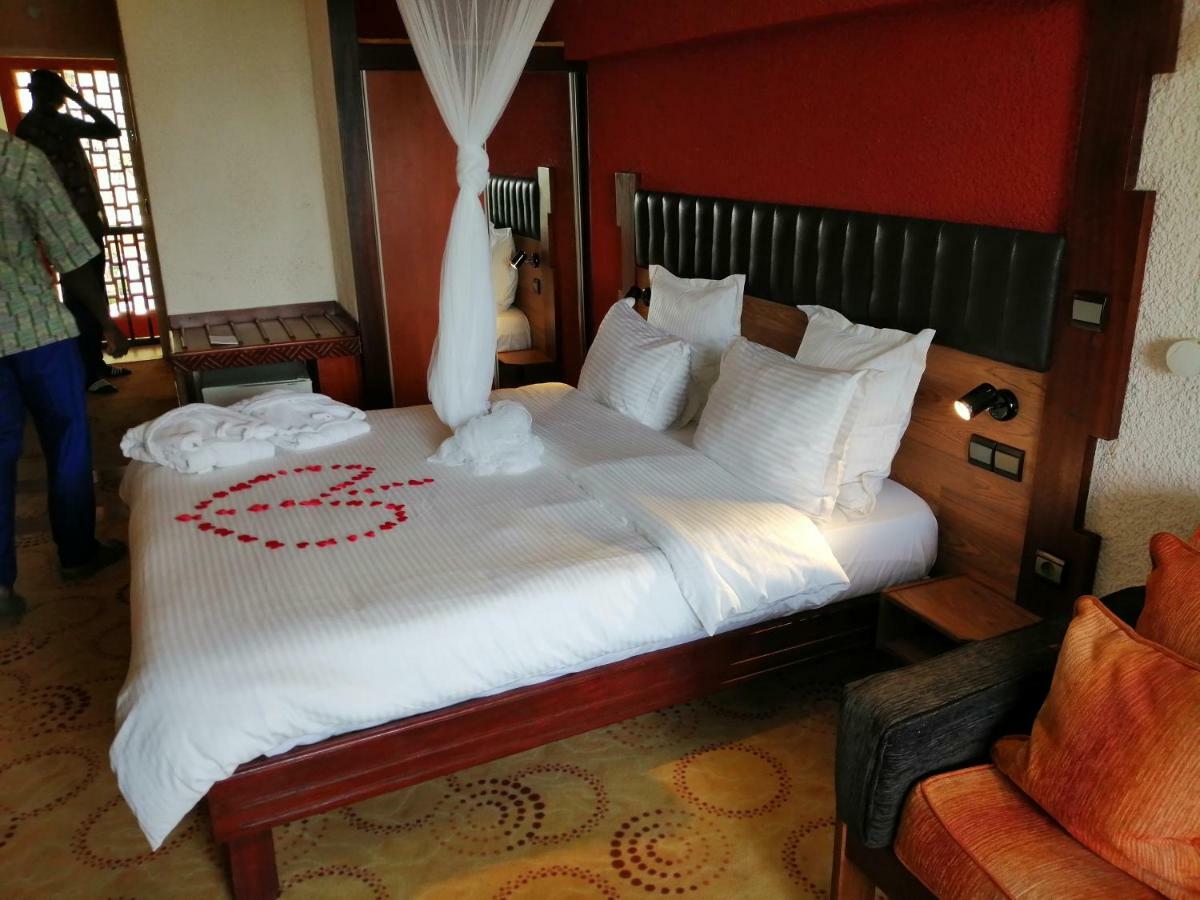 Hotel Jardin Savana Dakar Exteriör bild
