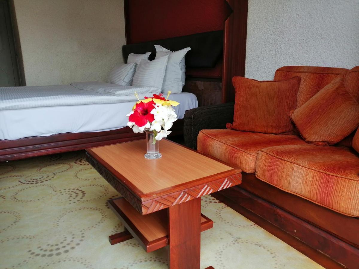 Hotel Jardin Savana Dakar Exteriör bild