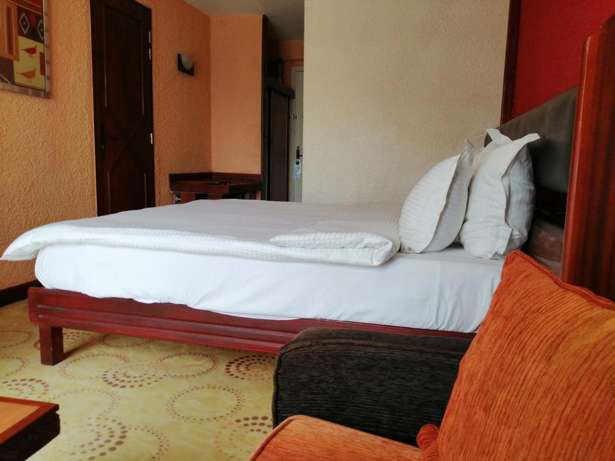 Hotel Jardin Savana Dakar Exteriör bild