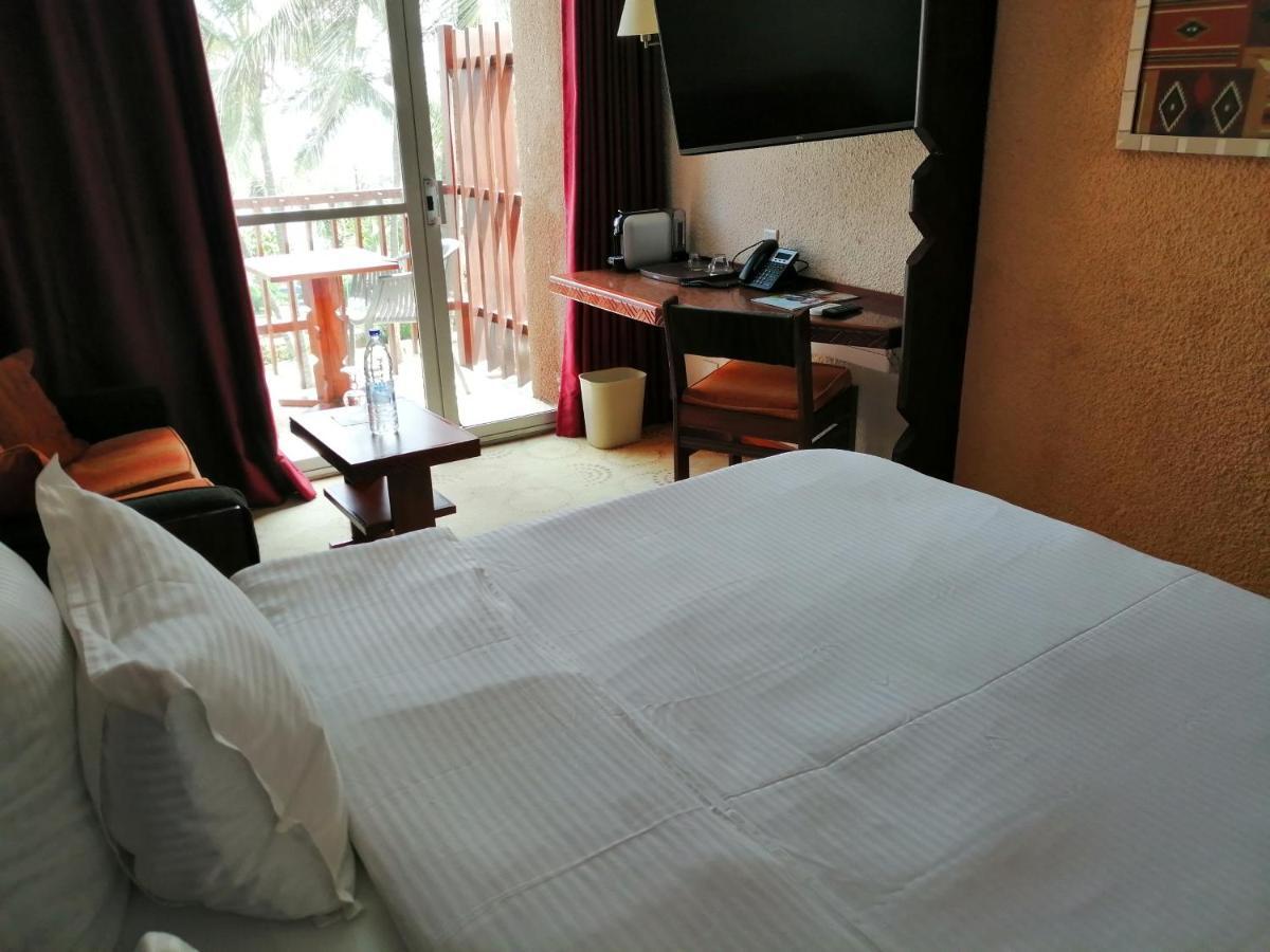 Hotel Jardin Savana Dakar Exteriör bild