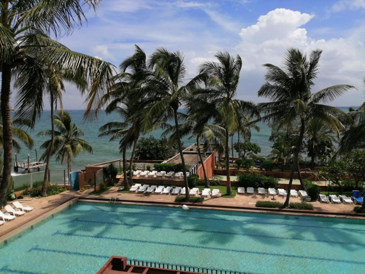 Hotel Jardin Savana Dakar Exteriör bild
