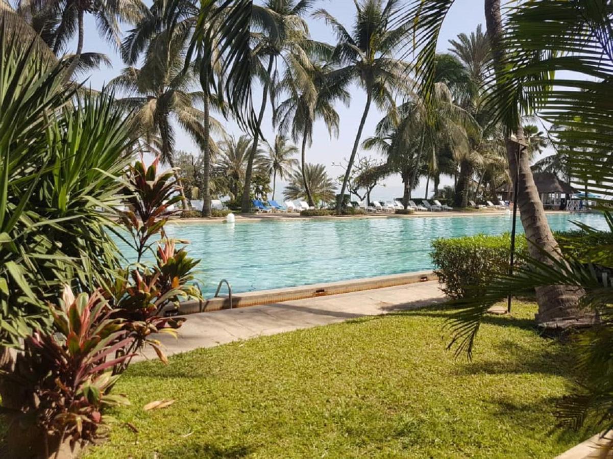 Hotel Jardin Savana Dakar Exteriör bild
