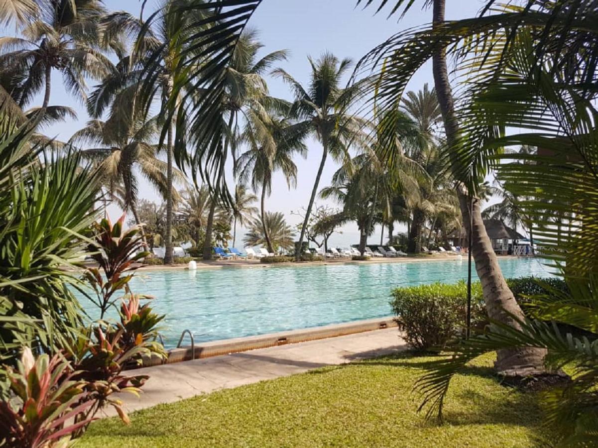 Hotel Jardin Savana Dakar Exteriör bild