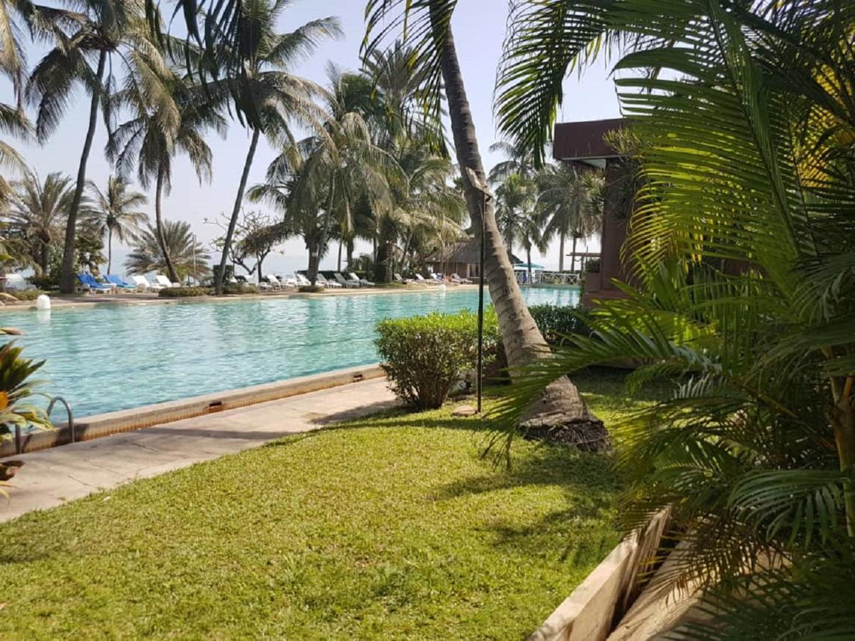 Hotel Jardin Savana Dakar Exteriör bild