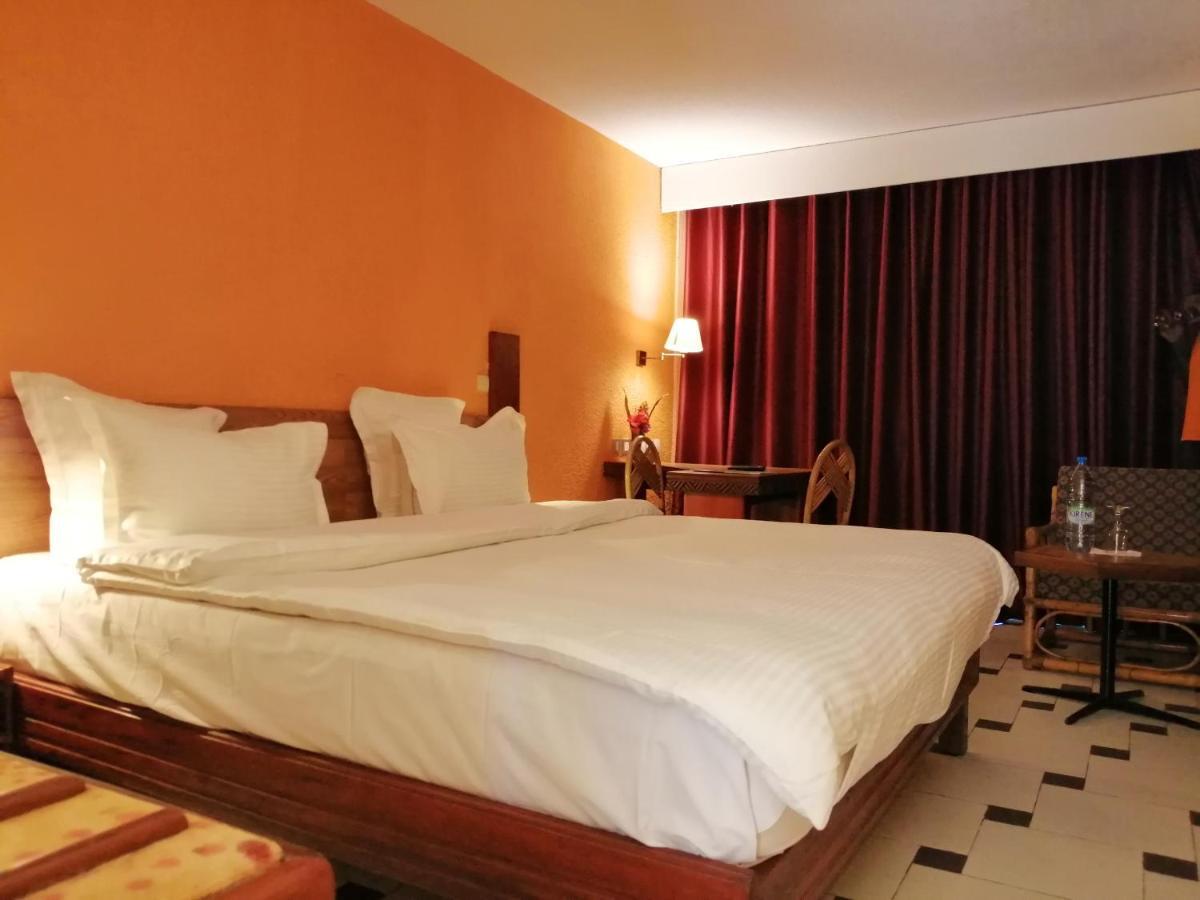 Hotel Jardin Savana Dakar Exteriör bild